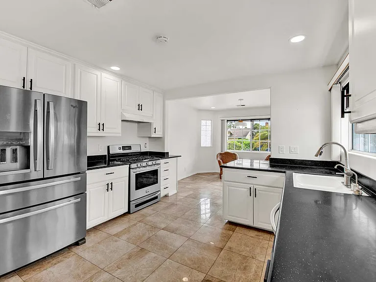 23495 Porter Cir — Photo 8