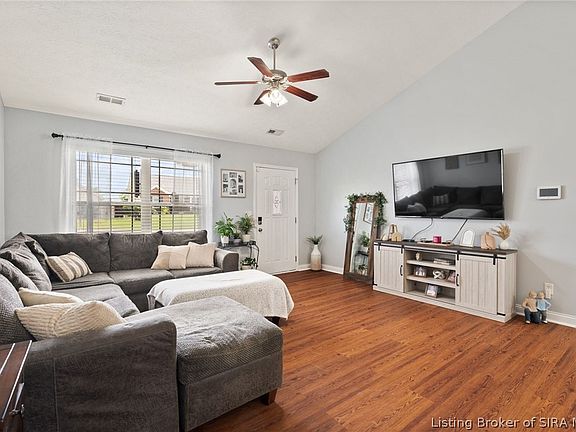 5th image of 8828 Woodford Drive