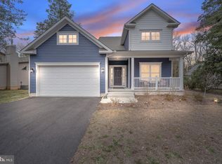 28 S Horseshoe Dr, Ocean View, DE 19970