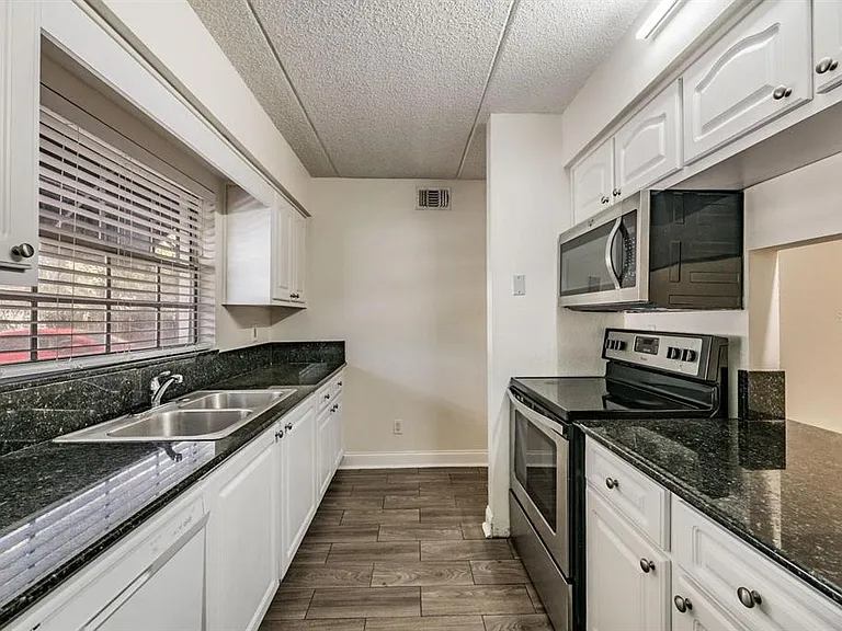 120 S Church Ave #101 — Photo 10