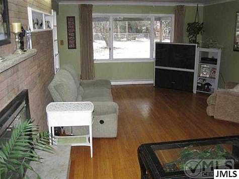 5th image of 1048 Westfield Dr