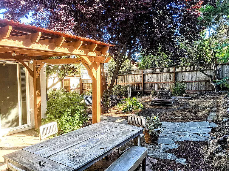 Daniels Ave — Photo 14