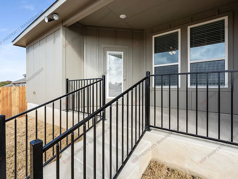 2221 Chia Ct — Photo 22
