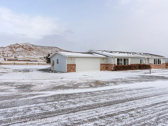 3rd image of 111 Westview Dr