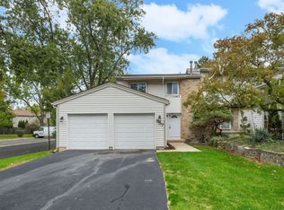 557 Monroe Rd, Bolingbrook, IL 60440