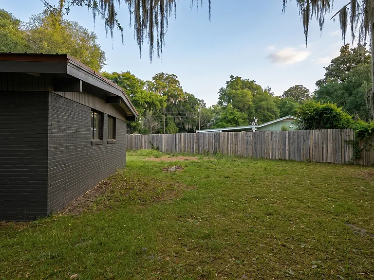 1003 Broad River Dr — Photo 30
