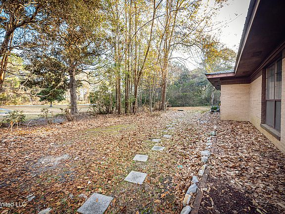 5th image of 3040 Pabst Rd