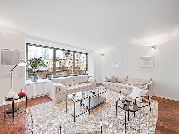 3rd image of 216 E 47th St APT 7A