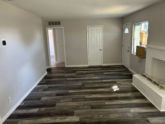3rd image of 3000 University Ave