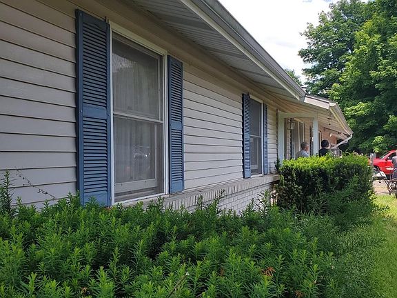 4th image of 5981 Hillside Dr