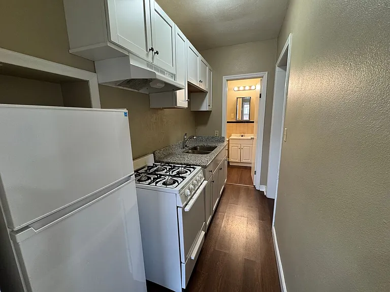 1332 Minnehaha Ave W — Photo 14