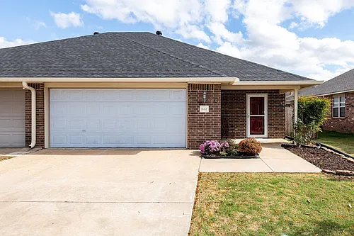 1582 N Willowbrook Dr Photo 1