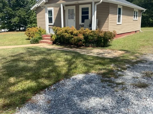 303 S Fish Trap Rd, Greenville, SC 29611