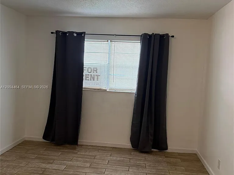 2415 Lincoln St #305 — Photo 25