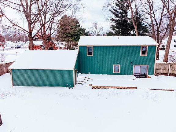 3rd image of 2028 Castle Ct