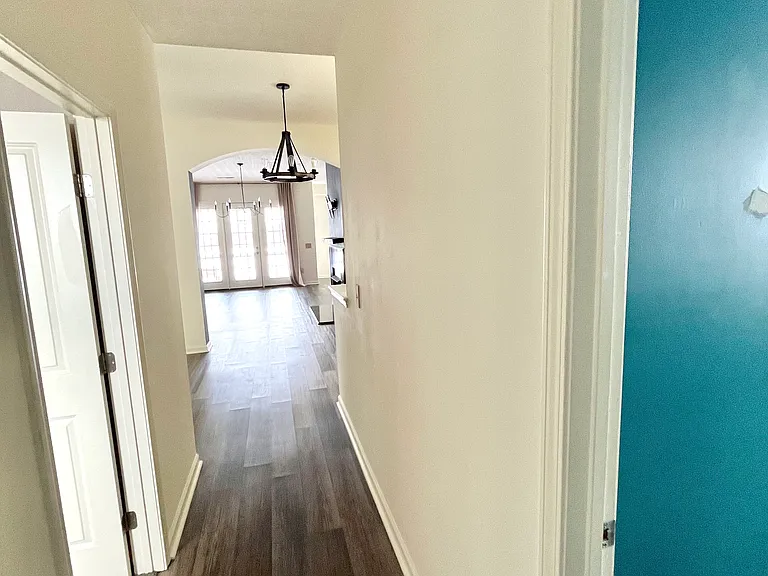 3175 Rossmore Cir — Photo 50
