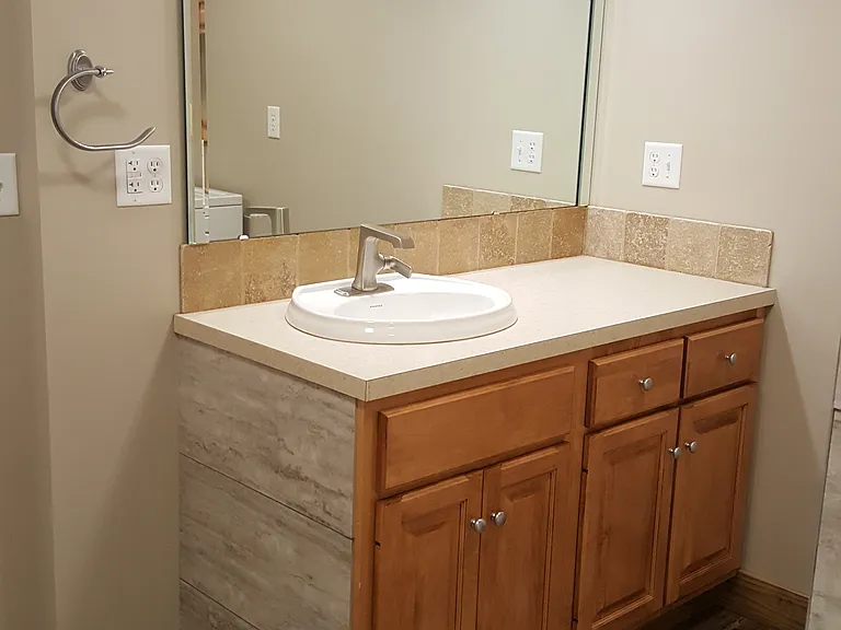 313 W Walnut St — Photo 11