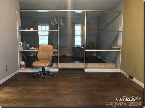 4th image of 1638 W Colonial Dr