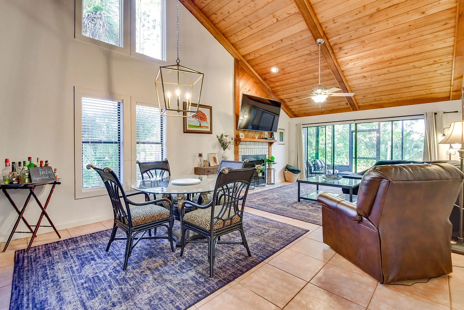 3 bed, 2.0 bath, 1474 sqft, $2,645 — Photo 3