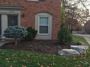 645 Robinwood Dr, Pittsburgh, PA 15216