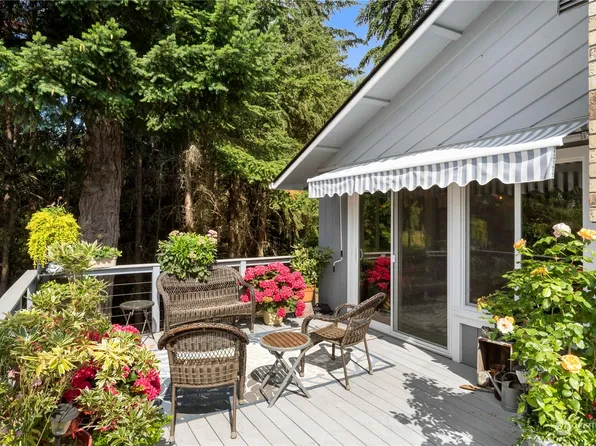 11208 Tillicum Drive, Anderson Island, WA 98303