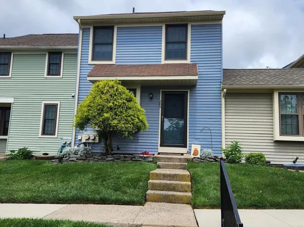 309 Livingston Ct, North Wales, PA 19454