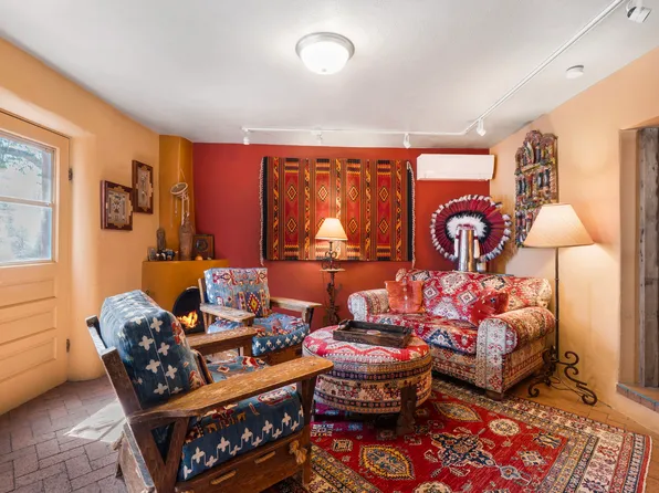 324 Magdalena Rd, Santa Fe, NM 87501