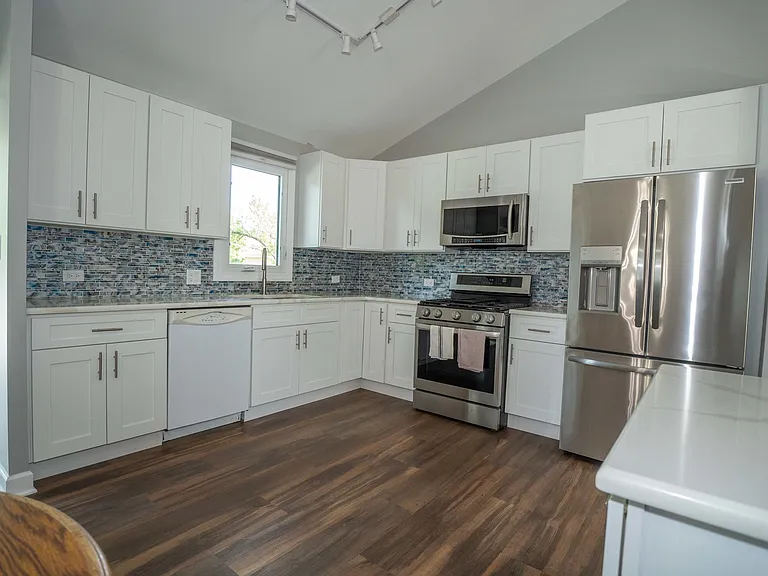 16409 Winding Creek Rd — Photo 8