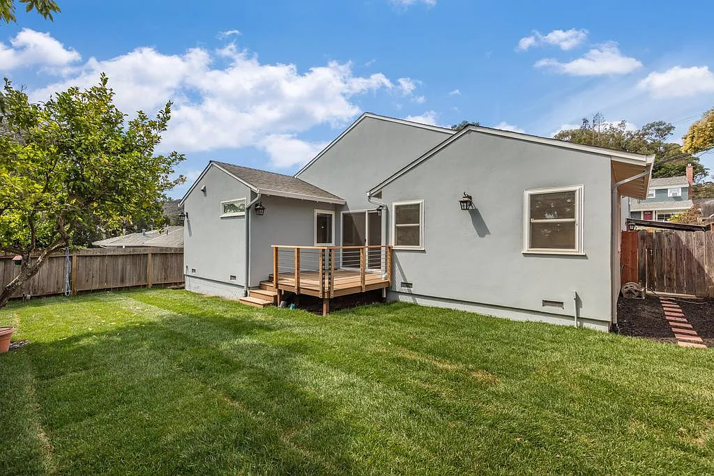 3 bed, 2.5 bath, 1950 sqft, $6,000 — Photo 2