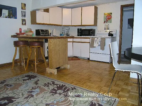 76 Egmont St #B — Photo 2