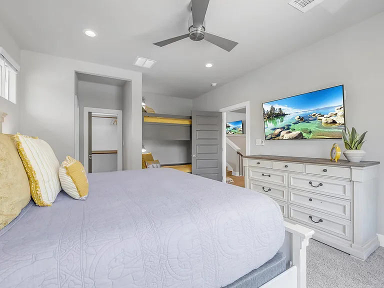 Campa Pajama Ln — Photo 47