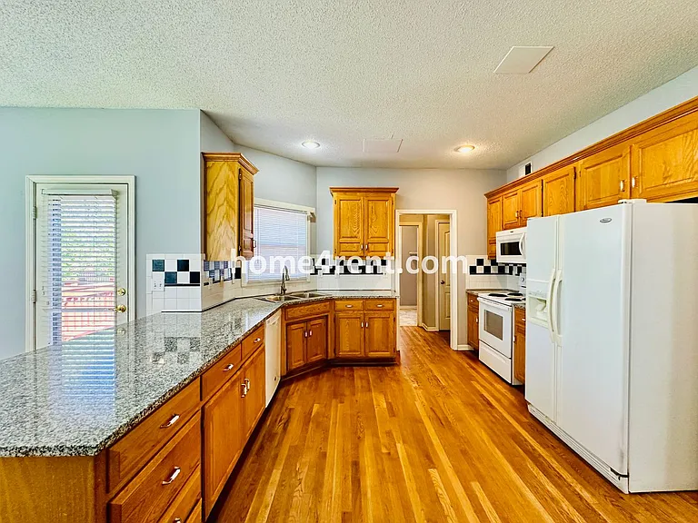 8102 W 144th Pl — Photo 14
