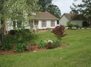 3865 Laurel Falls Dr, Snellville, GA 30039