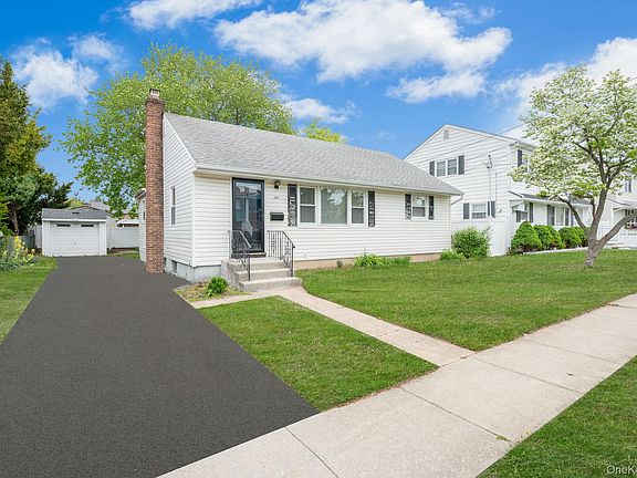 3rd image of 202 Nevada Street