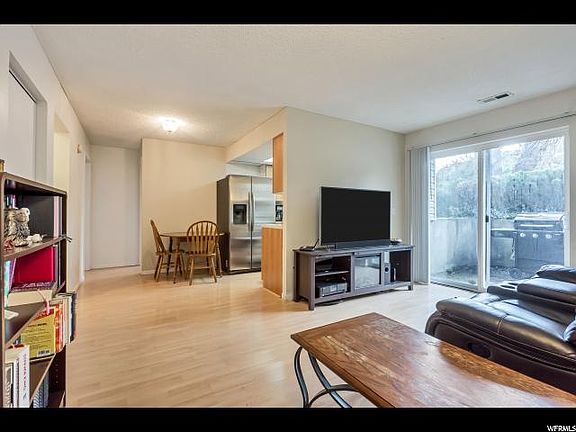 3rd image of 1080 E Quail Park Dr #G-1