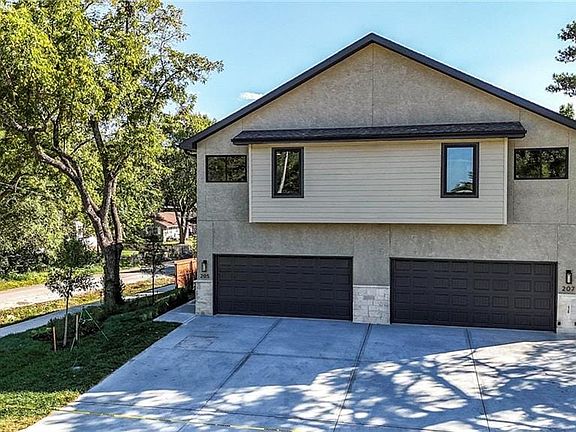 4th image of 205-207 NW Orchard Ct