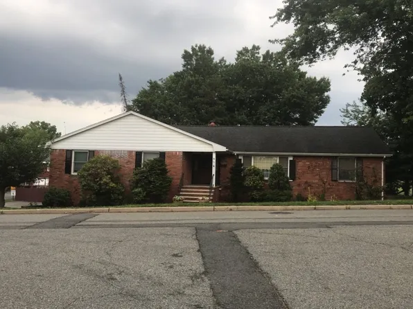 67 Hepburn Rd, Clifton, NJ 07012