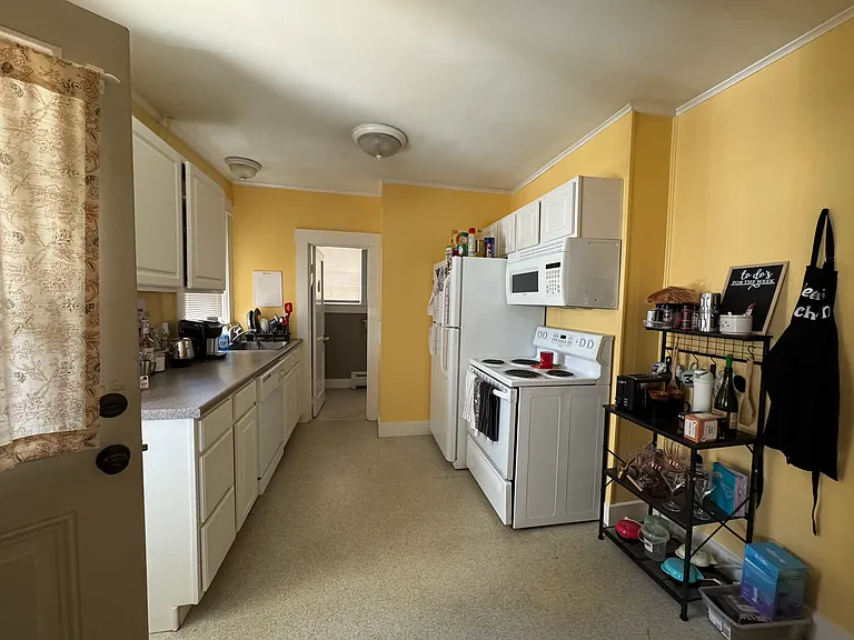 33-35 Elm St #1 — Photo 11