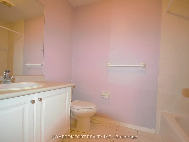 28 Deerwood Cres — Photo 17