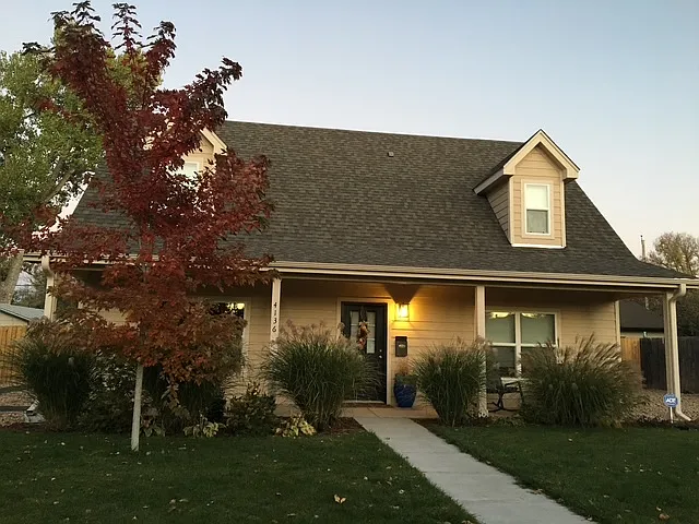 4136 S Grant St — Photo 2