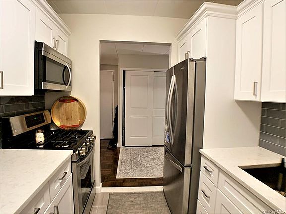 5th image of 370 Central Park Ave #3E