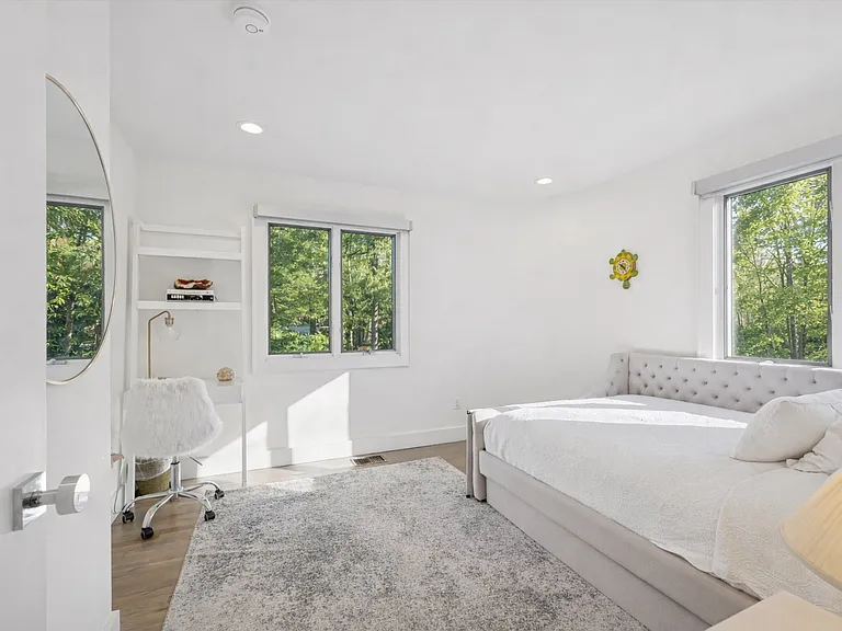 3 Southwood Ln — Photo 14