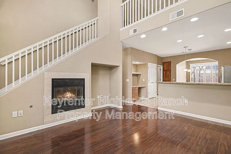 3 bed, 2.5 bath, 2000 sqft, $3,100 — Photo 2