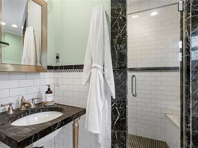508 Columbia Dr — Photo 19