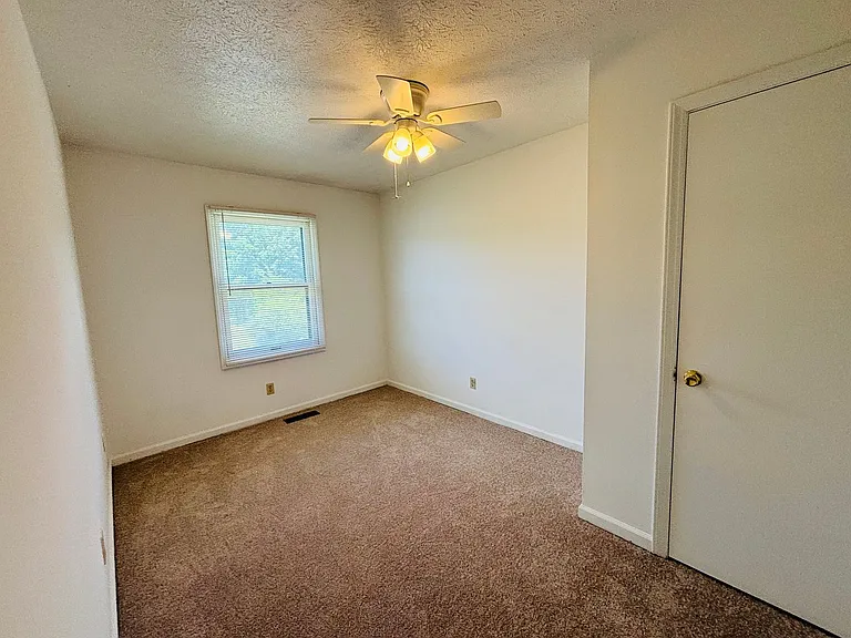 435 Wakeman Ct — Photo 11