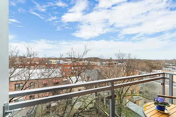 Sold by Compass | media 9