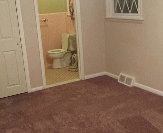 Master/bdrm w/bathroom