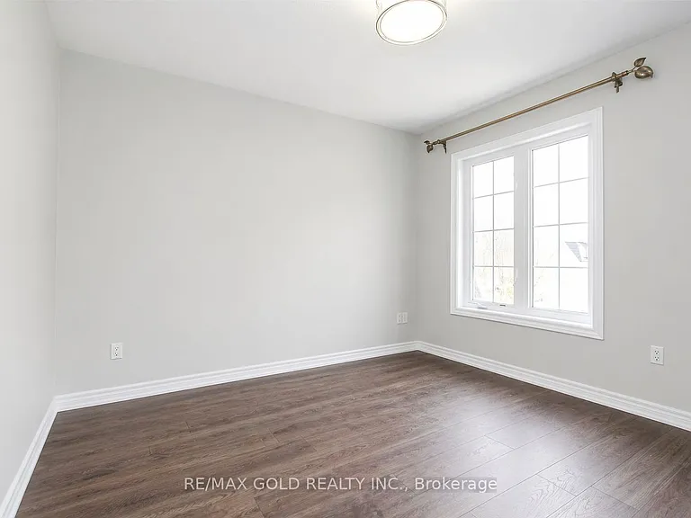 26 Hellyer Ave — Photo 14
