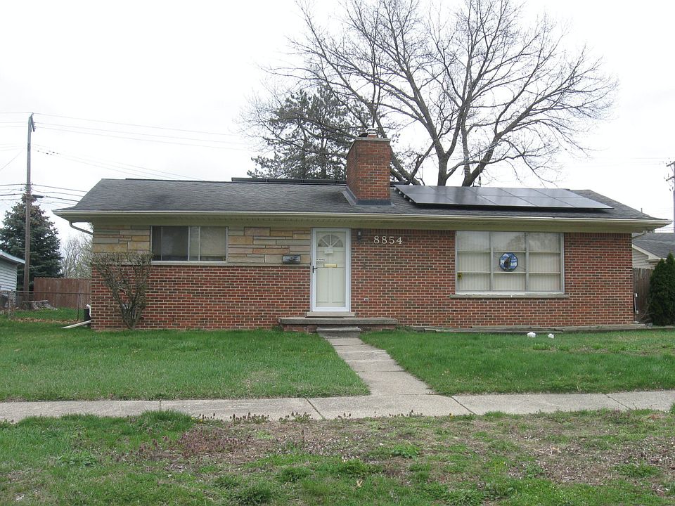 1st image of 8854 Roslyn St