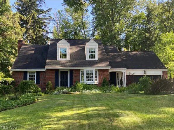 6922 Chapel Hill Dr, Brecksville, OH 44141